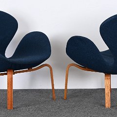 9159 Fritz Hansen Swan Chairs